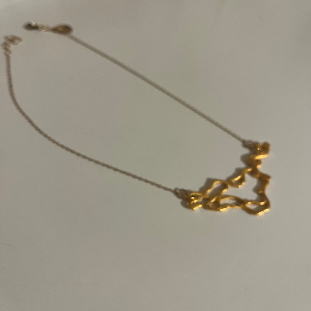 Elegant Gold Necklace